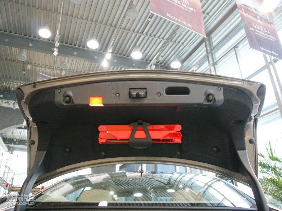 2010��YE���p�T E 260 CGI Coupe