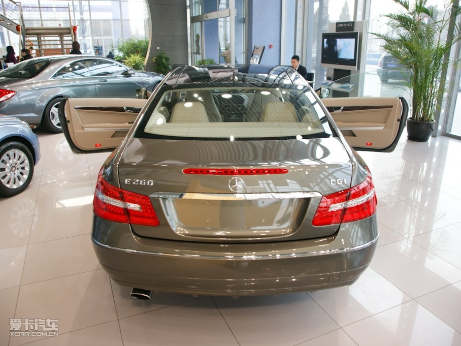 2010��YE���p�T E 260 CGI Coupe