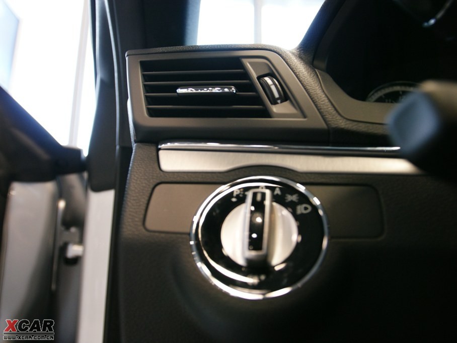 2009��YE���p�T E 350 Coupe