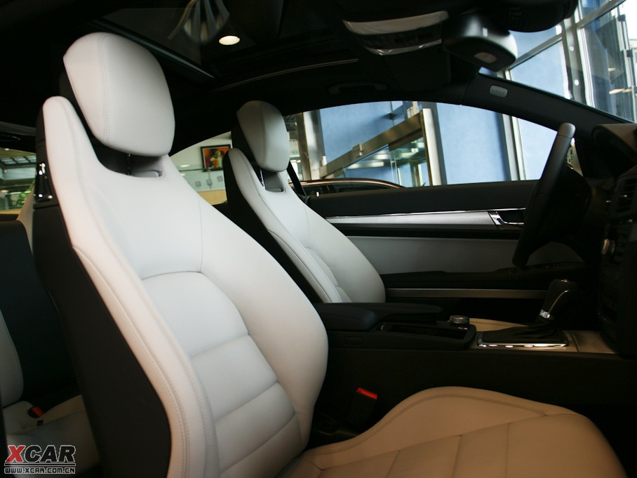 2009��YE���p�T E 350 Coupe