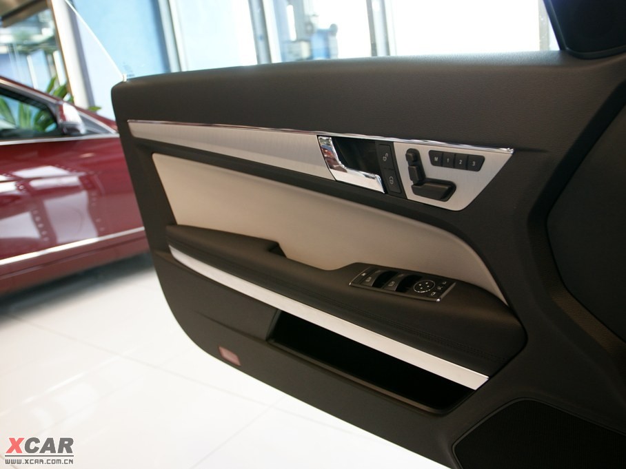 2009��YE���p�T E 350 Coupe