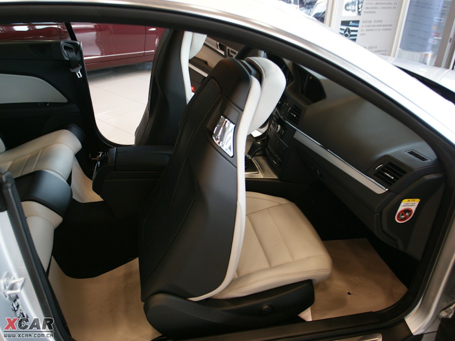 2009��YE���p�T E 350 Coupe