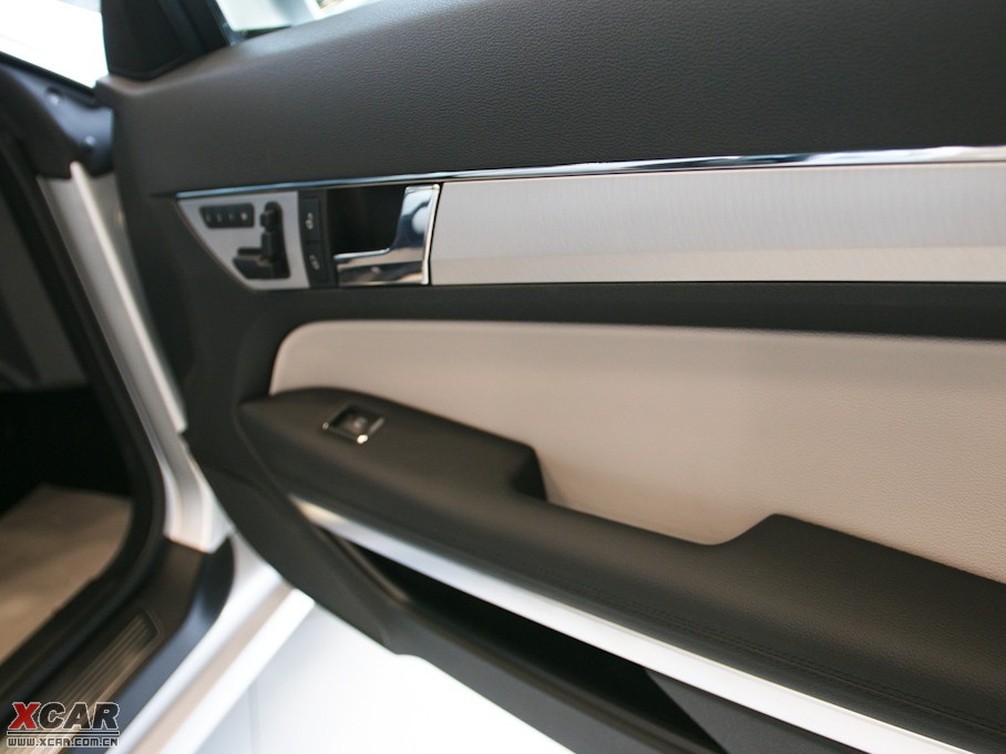 2009��YE���p�T E 350 Coupe