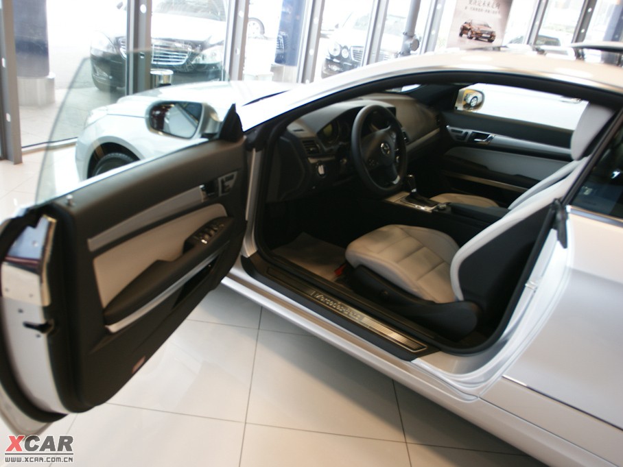 2009��YE���p�T E 350 Coupe