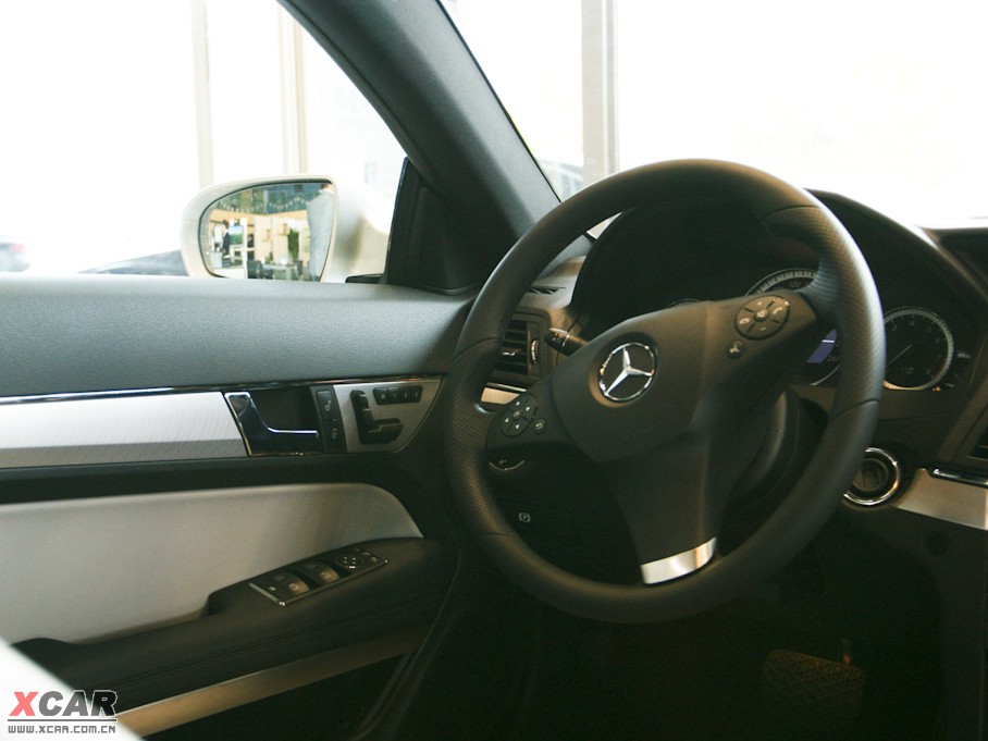 2009��YE���p�T E 350 Coupe