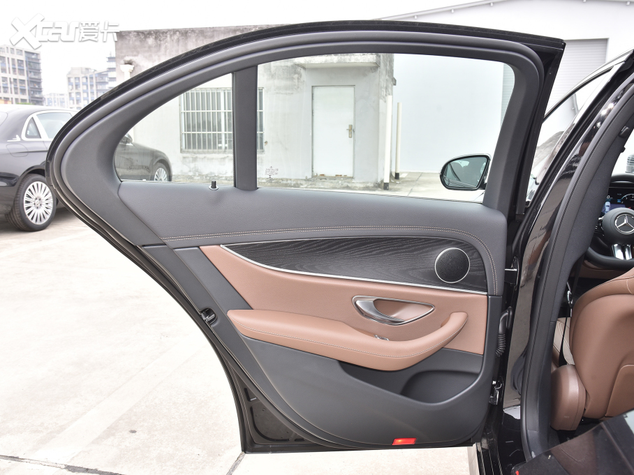 2022YE(M) E 260 r\Ӱ