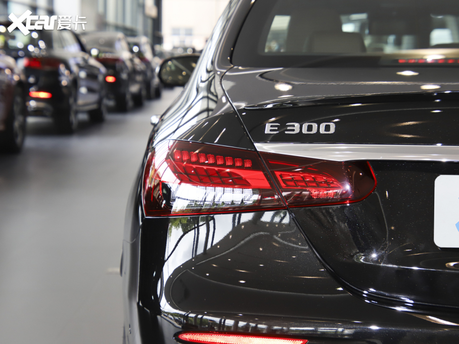 2022YE(M) E 300 A\Ӱ