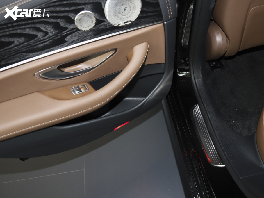 2022YE(M) E 300 A\Ӱ