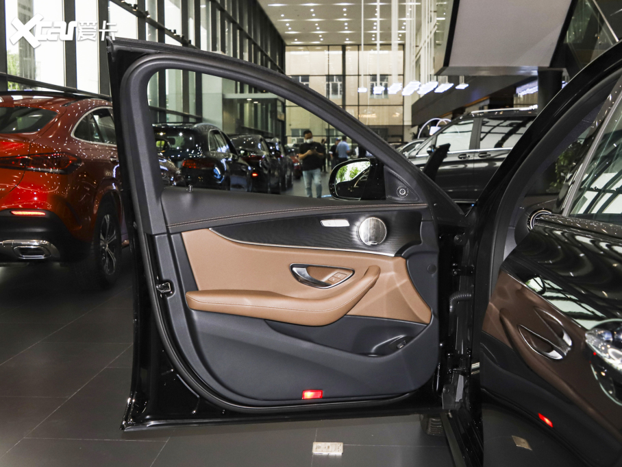 2022YE(M) E 300 A\Ӱ