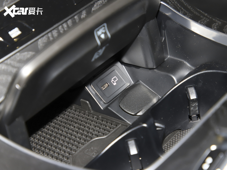 2022YE(M) E 300 A\Ӱ