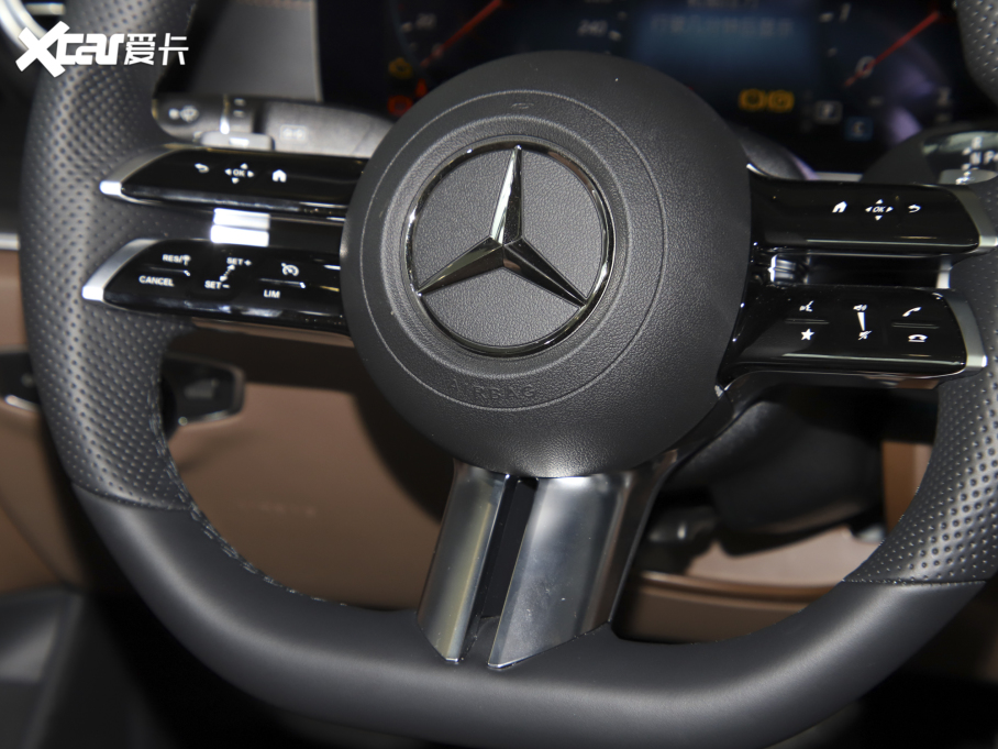 2022YE(M(jn)) E 300 A\Ӱ