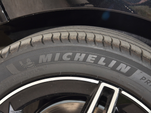 2022E 260 r\Ӱ ݆̥Ʒ