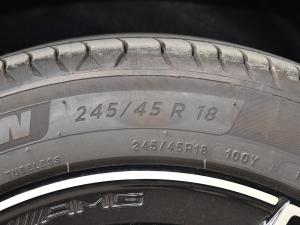 2022E 260 r\Ӱ ݆̥ߴ