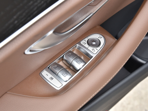 2022E 260 r\Ӱ {܇ƅ^	