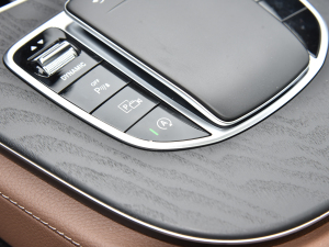 2022E 260 r\Ӱ п؅^