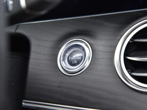 2022E 260 r\Ӱ п؅^