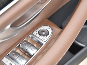 2022E 260 r\Ӱ п؅^(q)