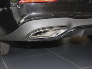 2022E 300 A\(yn)(dng) Ś