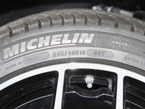 2022E 300 A\Ӱ ݆̥ߴ