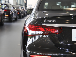 2022E 300 A\(yn)(dng) (x)(ji)^