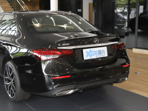 2022E 300 A\(yn)(dng) (x)(ji)^