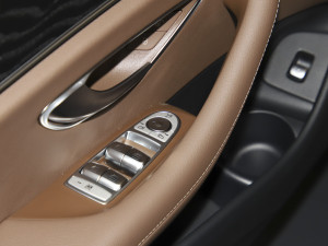 2022E 300 A\Ӱ п؅^