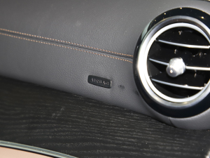 2022E 300 A\Ӱ п؅^