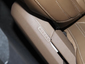 2022E 300 A\Ӱ п؅^