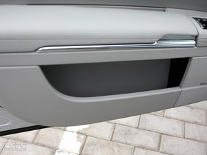2010款S 300L 豪华版 前门储物空间
