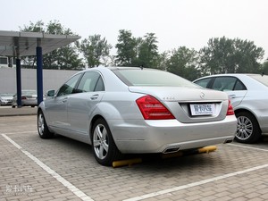 2010款S 300L 豪华版 整体外观
