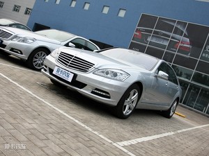 2010款S 300L 豪华版 整体外观