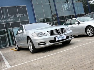 2010款S 300L 豪华版 整体外观