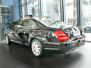 2010款S 300L 尊贵版 整体外观