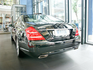2010款S 300L 尊贵版 整体外观
