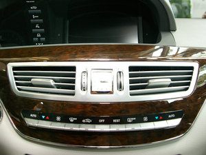 2010款S 300L 尊贵版 空调出风口