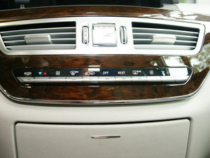 2010款S 300L 尊贵版 空调调节