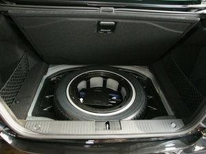2010款S 300L 尊贵版 备胎
