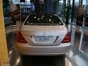2010款S 300L 商务版 整体外观