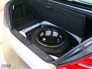 2010款S 300L 商务版 备胎