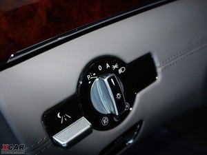 2010款S 500L 4MATIC 中控区