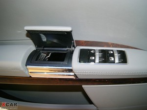 2010款S 600L  空间座椅