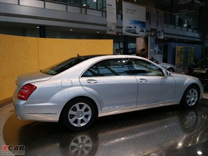 2010款S 300L 商务版 整体外观