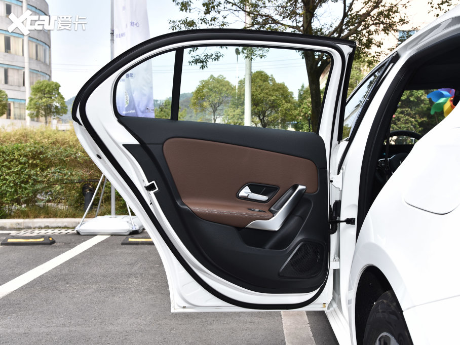 2023YA(M) A 200 Ӹ