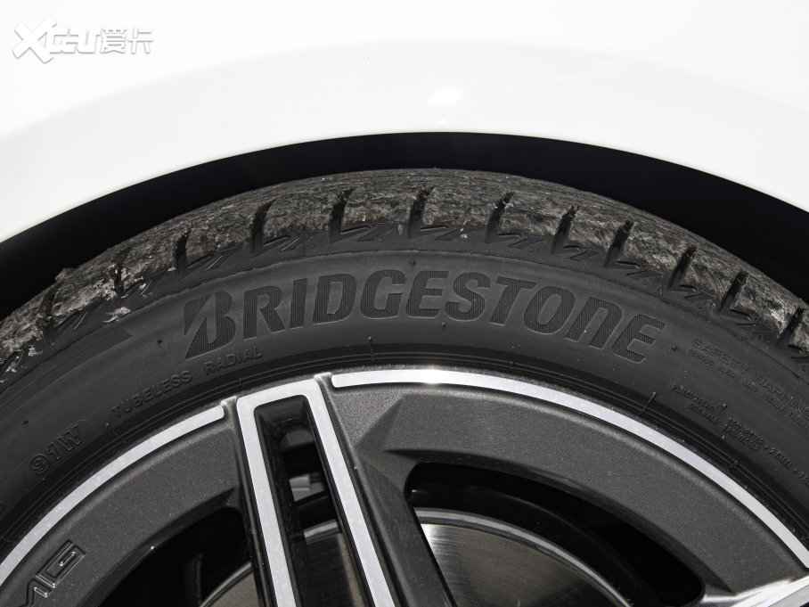 2023��YCLA�C��܇ CLA 200 �C��܇