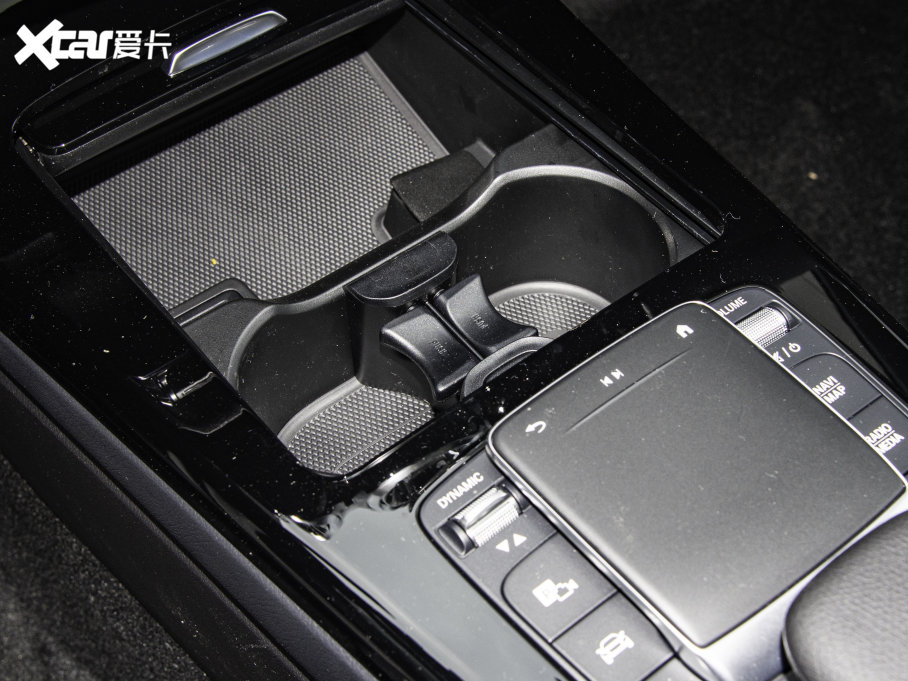 2023��YCLA�C��܇ CLA 200 �C��܇