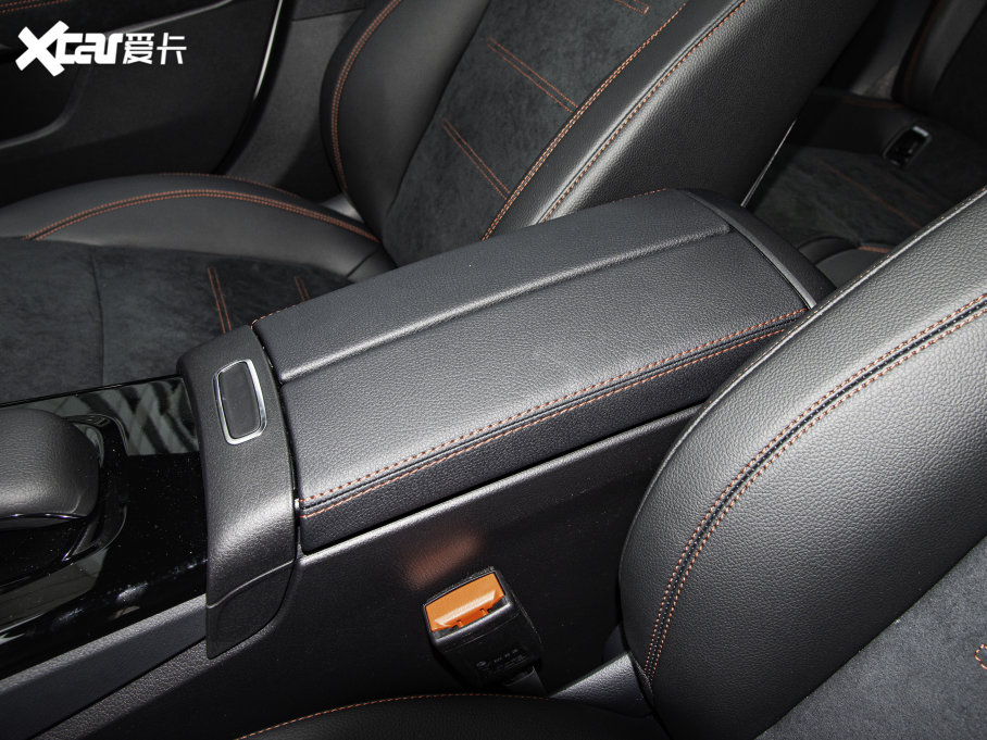 2023��YCLA�C��܇ CLA 200 �C��܇