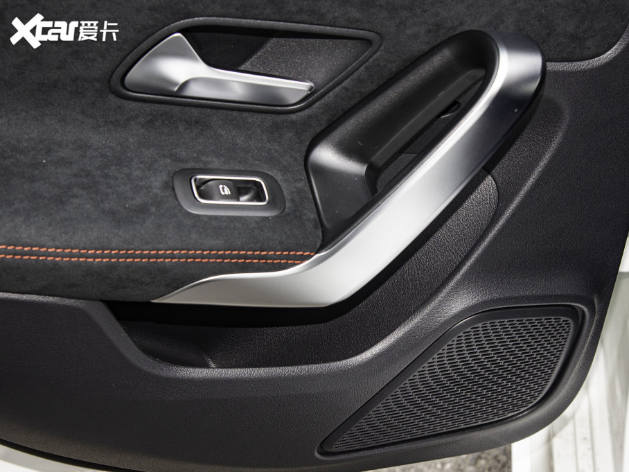 2023��YCLA�C��܇ CLA 200 �C��܇