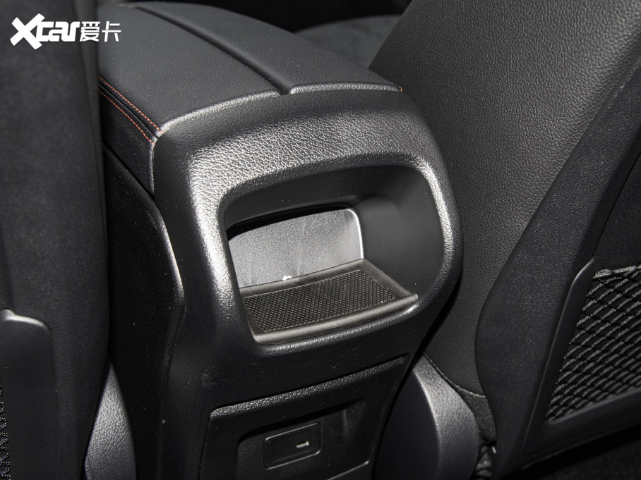 2023��YCLA�C��܇ CLA 200 �C��܇