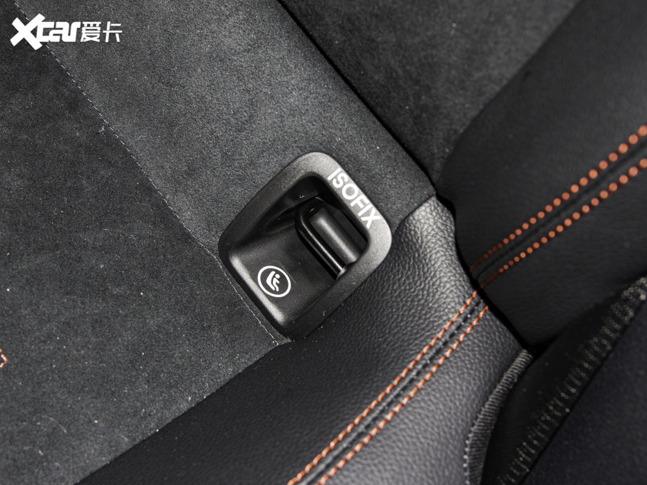 2023��YCLA�C��܇ CLA 200 �C��܇