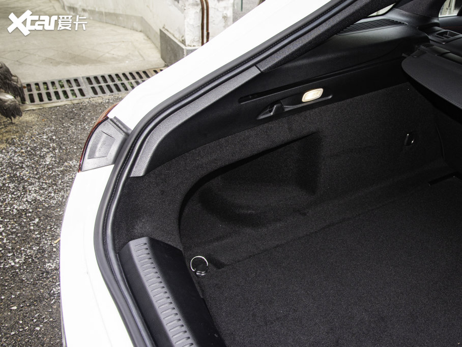 2023��YCLA�C��܇ CLA 200 �C��܇